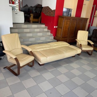Комплект б/в відмінний стан
В комплект входить тримісний диван та 2 крісла
Диван. . фото 9