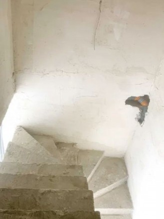 
 14298 Продам 2-х этажный дом без ремонта в Совиньоне с участком 8 соток.
 В до. . фото 7