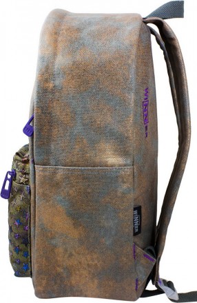 Крайне популярный у нас в стране за счет своей формы, легкости и удобства рюкзак. . фото 3