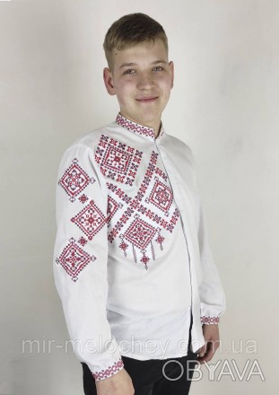 Мужская вышитая рубашка белого цвета на пуговицах
Вышивка выполнена в традиционн. . фото 1