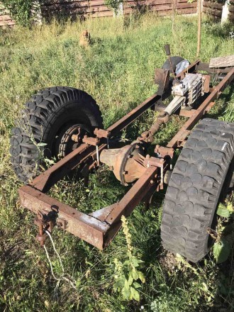 Продам раму на міні трактор.На рамі вже стоїть передня балка,задній міст з'єднан. . фото 2