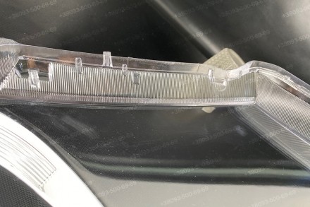 Подряпины и потертости на стекле.
Стекло на фару Acura MDX (2006-2013) II поколе. . фото 4