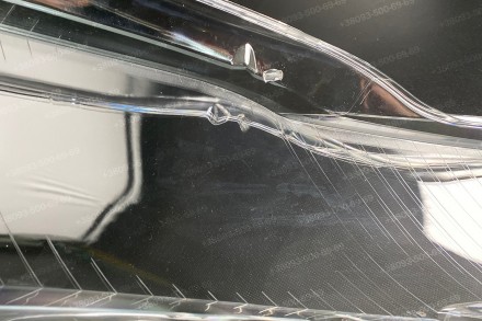 Подряпины и разводы на стекле.
Стекло на фару Audi A4 B7 (2004-2008) III поколен. . фото 3
