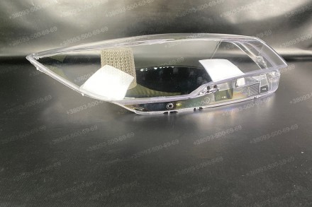 Царапини на склі
Скло на фару Ford Kuga (2011-2017) II покоління дорестайлінг пр. . фото 2