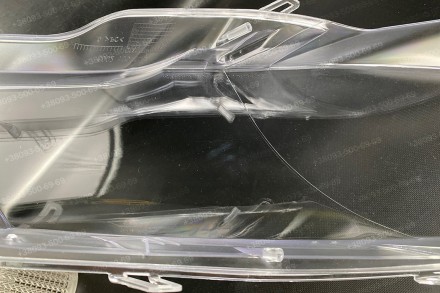 Подряпины и разводы на стекле.
Стекло на фару BMW X5 E70 (2006-2013) II поколени. . фото 5