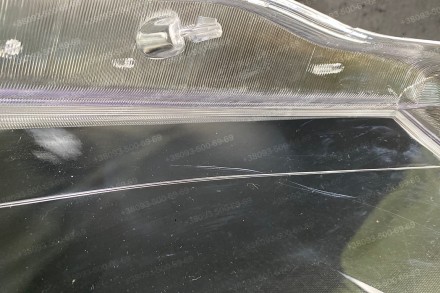 Подряпины, потертости и разводы на стекле.
Стекло на фару Mercedes-Benz S-Class . . фото 4