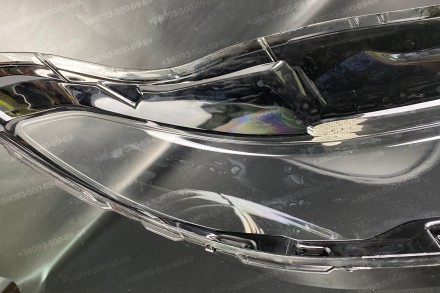 Подряпины и разводы на стекле
Стекло на фару Ford Fusion Mk6 (2016-2020) II поко. . фото 3
