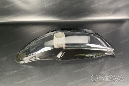 Подряпины и разводы на стекле
Стекло на фару Ford Fusion Mk6 (2016-2020) II поко. . фото 1