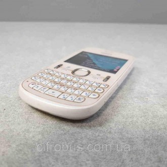 Телефон, поддержка двух SIM-карт, QWERTY-клавиатура, экран 2.4", разрешение 320x. . фото 4