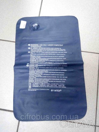 Компактная, удобная подушка синего цвета изготовлена из прочного водонепроницаем. . фото 1