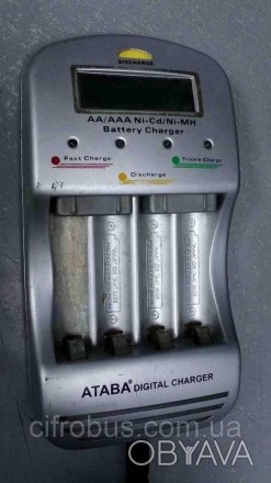 Зарядное устройство для аккумуляторов АА/ААА. Подходит для всех видов аккумулято. . фото 1