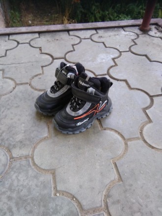 Теплі, модні зручні черевики на натуральній вовни для хлопчика з знаменитої марк. . фото 3