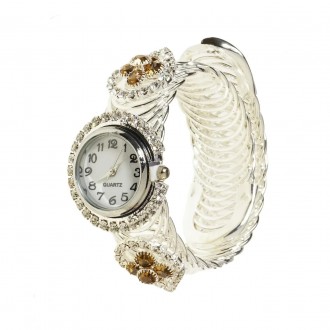 Дополнят образ
Красивые и модные кварцевые наручные часы выглядят свежо и стильн. . фото 2
