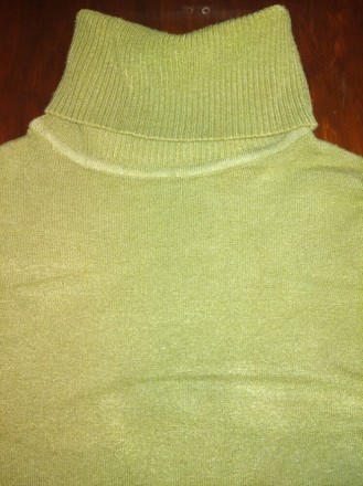 Теплый свитер, гольф, кофточка девочке для дома.
Цвет - оттенок зеленого, светл. . фото 3