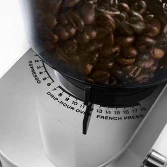 Кофемолка DeLonghi KG 520 M покорит вас своим внешним видом – сочетание металлич. . фото 5