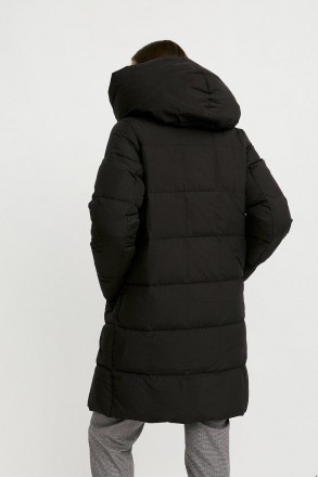 Стеганое удлиненное пальто ассиметричного кроя идеально подходит для зимних прог. . фото 4