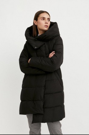 Стеганое удлиненное пальто ассиметричного кроя идеально подходит для зимних прог. . фото 3