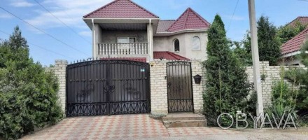 дом, 244 кв. м