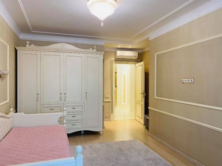 В аренду предлагается 3-комнатная квартира с классическим дизайном. Квартира нах. . фото 3