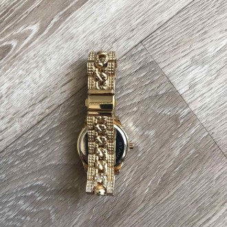 
Женские часы Michael Kors качественные реплика в коробочке наручные часы с камн. . фото 7