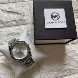 
Женские наручные часы в подарочной коробочке Michael Kors люкс реплика
Характер. . фото 9