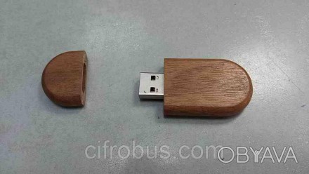 USB 64Gb - це пристрій, який запам'ятовується як носій флеш-пам'яти, і з' єднани. . фото 1