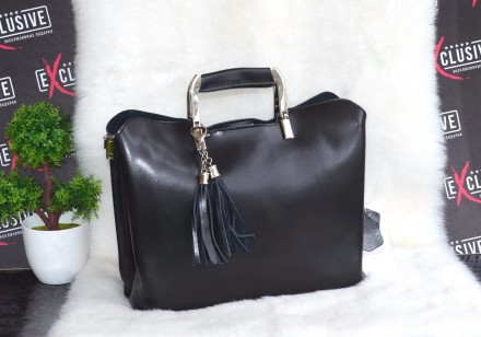 
Женская кожаная сумка черная 
 
Материал: натуральная кожа
4 основных отдела
2 . . фото 2