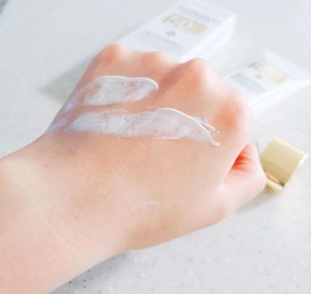 Солнцезащитный крем Medi Peel Active Silky Sun Cream SPF50+ /PA+++
Возраст: 40+
. . фото 4