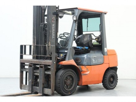 Погрузчик вилочный Toyota 02-7FGF30.. Киев. фото 1 Погрузчик вилочный Toyota 02-7FGF30.. Киев. фото 1
