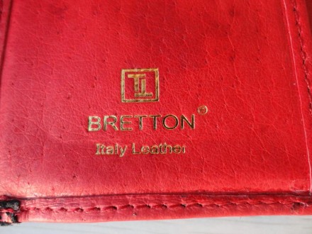 Женский кожаный кошелек Bretton

Отличное качество
Размер 10.6 Х 8.3 см

Вн. . фото 12
