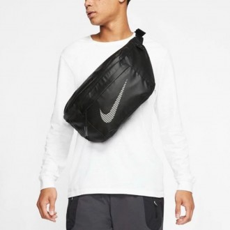 
Бананка Nike
Размеры - длина основания 30 см, длина верха сумки 50 см, высота 2. . фото 5