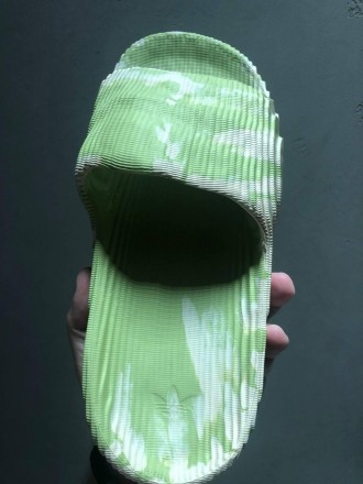 Тапочки женские зеленые Adidas Yeezy Adilette Slide 
Женские тапочки Adidas Yeez. . фото 3