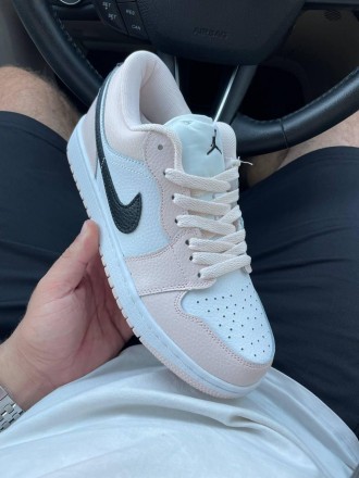Кроссовки женские светло-розовые Nike Air Jordan Retro 1 Low 
Вы только посмотри. . фото 7