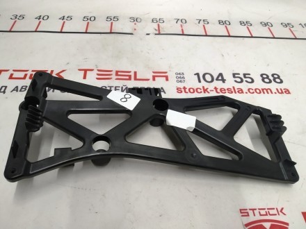 Кронштейн крепления боди-контроллера и парковочного модуля Tesla model X 1077423. . фото 5