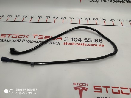 Дренажная трубка панорамной крыши задняя левая Tesla model S, REST 1013244-00-F
. . фото 4