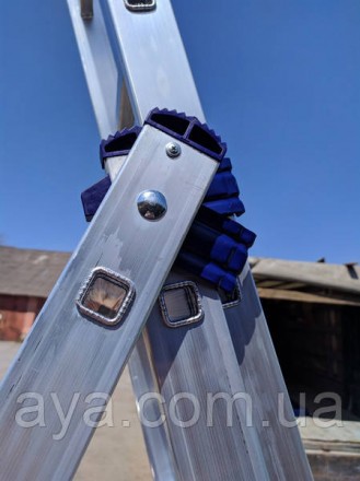 
Алюминиевая трехсекционная универсальная лестница может использоваться как разд. . фото 10