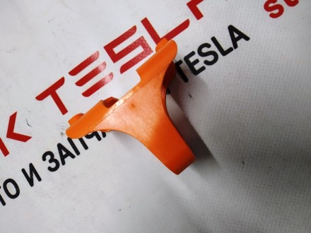 Кронштейн крепления предохранителя аккумулятора высокого напряжения S3 Tesla mod. . фото 3