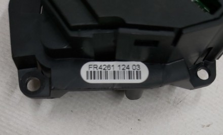 Кнопка переключения (на руле) правая Tesla model S 1013242-00-B
Доставка по Укр. . фото 5