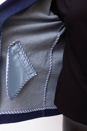 
Джинсовый пиджак Sisline темно-синего цвета с принтом в виде белой надписи. Пид. . фото 7