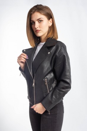 
Крутая куртка косуха Yarina 165 классического черного цвета. Куртка оверсайз, п. . фото 4
