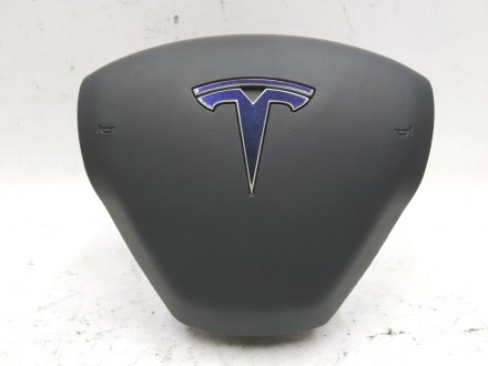 Подушка безопасности водителя в сборе Tesla model 3 1508347-00-C
Доставка по Ук. . фото 2