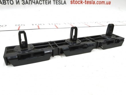 Направляющая накладки порога левая/правая задняя с повреждением Tesla model S, m. . фото 4