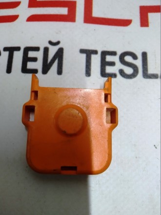 Изолятор крепления высоковольтной шины предохранителя основной батареи Tesla mod. . фото 5