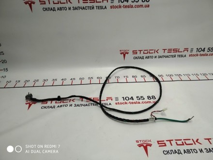 Кабель заземления порта зарядки Tesla model S 1006033-00-B
Доставка по Украине . . фото 4