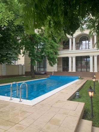 Продается шикарный новый дом в Одессе ЖК Королевские сады дом 583 м, подвал, бас. Аркадия. фото 2