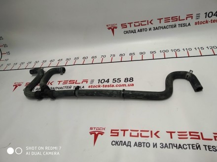 Трубка охлаждения от чарджера до шланга левого порога Tesla model S 6007341-00-F. . фото 4