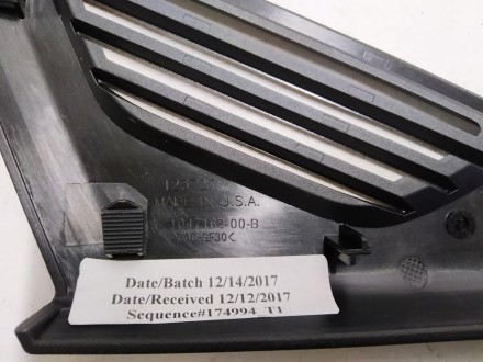 Накладка боковая панели крепления дефлекторов правая Tesla model X 1047162-00-B
. . фото 4
