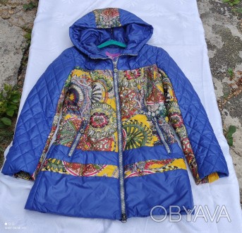 Пальто на дівчинку-підлітка з капюшоном, розмір S,  ріст 165:  

Синє з кольор. . фото 1