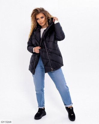 
Женская деми Куртка короткая Черная Батал с капюшоном
Код 015867
Ткань: стегана. . фото 3