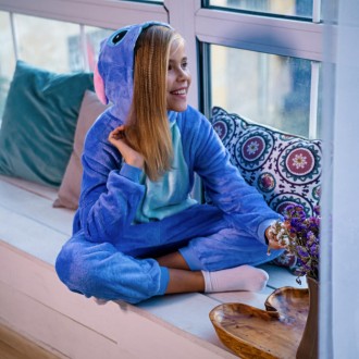Детская теплая пижама кигуруми флисовая синяя Стич
Кигуруми выполнен из мягкого,. . фото 3